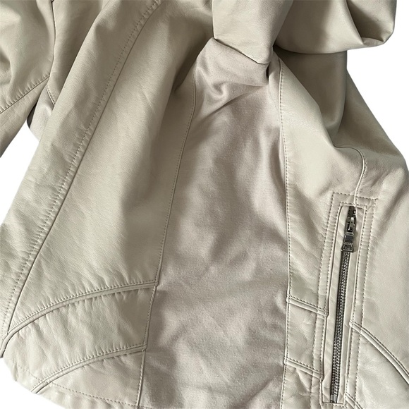 Guess Cream Faux Leather Jacket Moto Feminine Size XL Lightweight Neutral Y2K - Picture 9 of 16